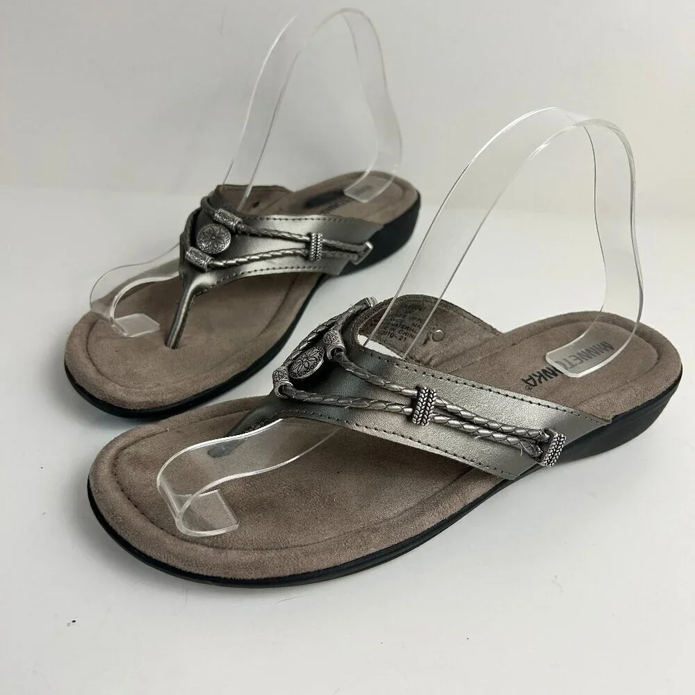 Minnetonka Sandals 9M Pewter Silverthorne Thong Leather Slip On Comfort